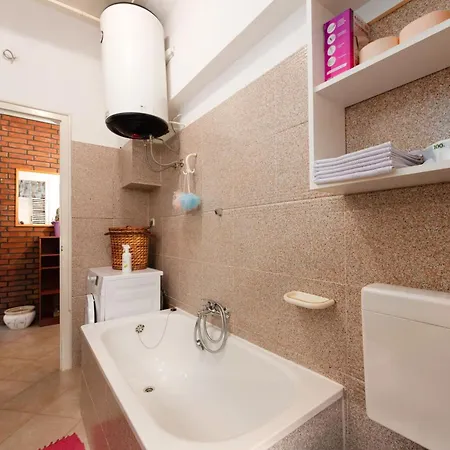 Elegant With Large Outdoor Area Apartment *