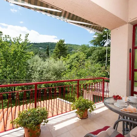 Apartment Elegant With Large Outdoor Area Lovran