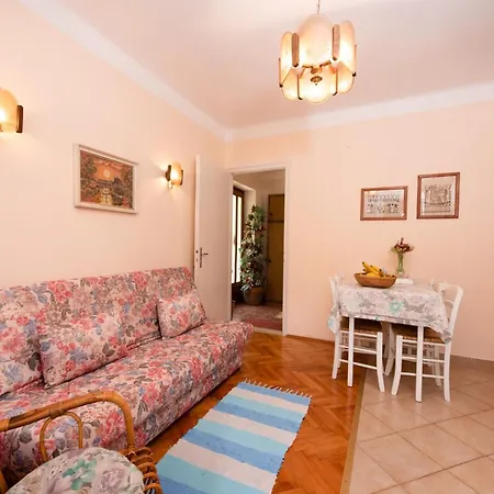 Elegant With Large Outdoor Area Apartment